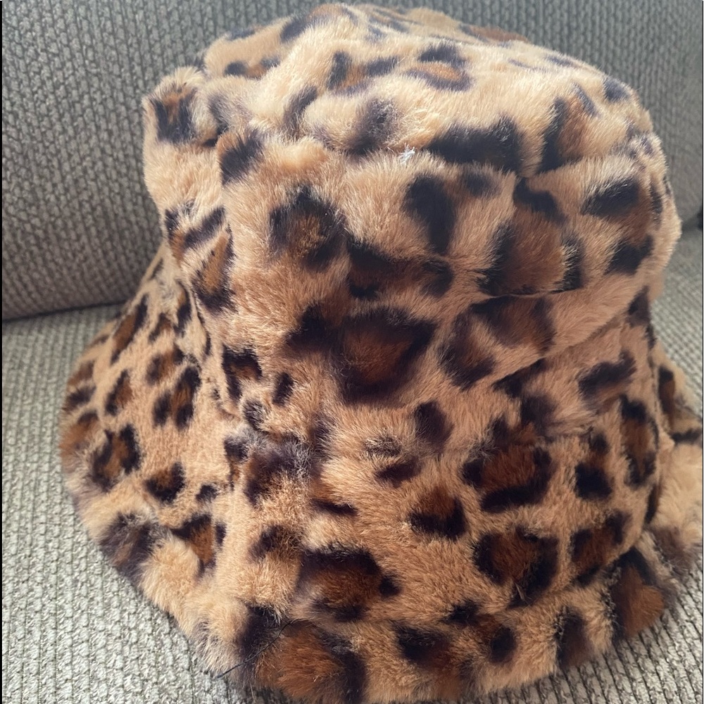 Bucket cheetah print hat